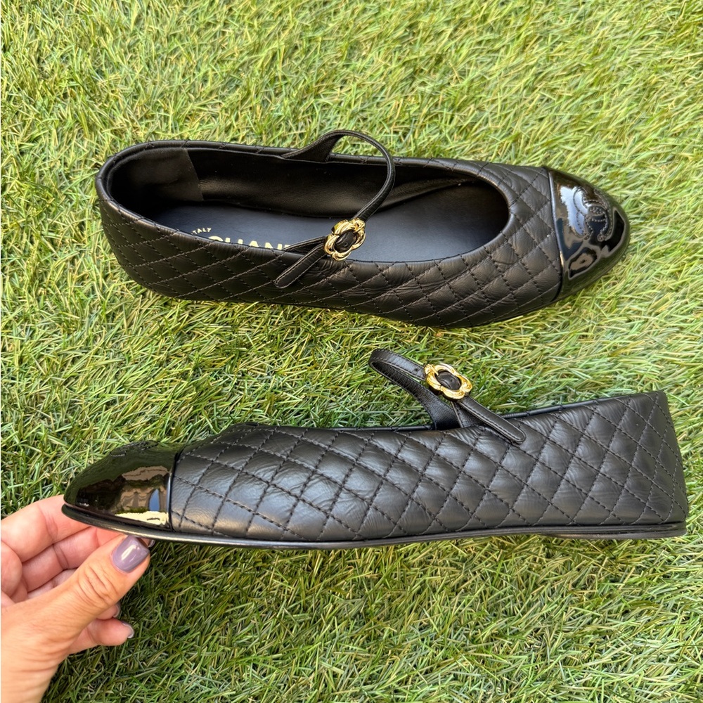 CHANEL CC LOGO BLACK LEATHER MARYJANE BALLET FLAT SHOES GOLD BUCKLE QUILTED 39.5 - Picture 12 of 15